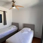Lighthouse View Maisonette * أزوليمنوس