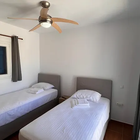 Lighthouse View Maisonette * Azolimnos