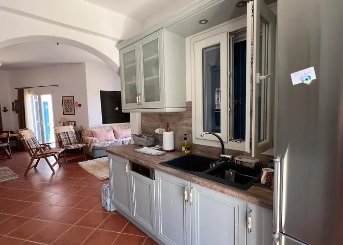 Lighthouse View Maisonette * Azolimnos