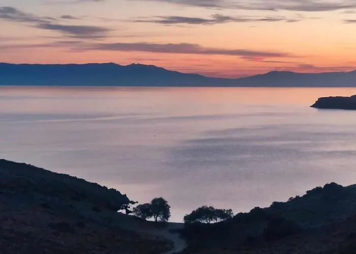 Lighthouse View Maisonette *